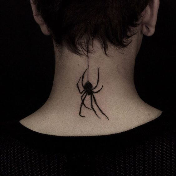تاتو پشت گردن عنکبوت