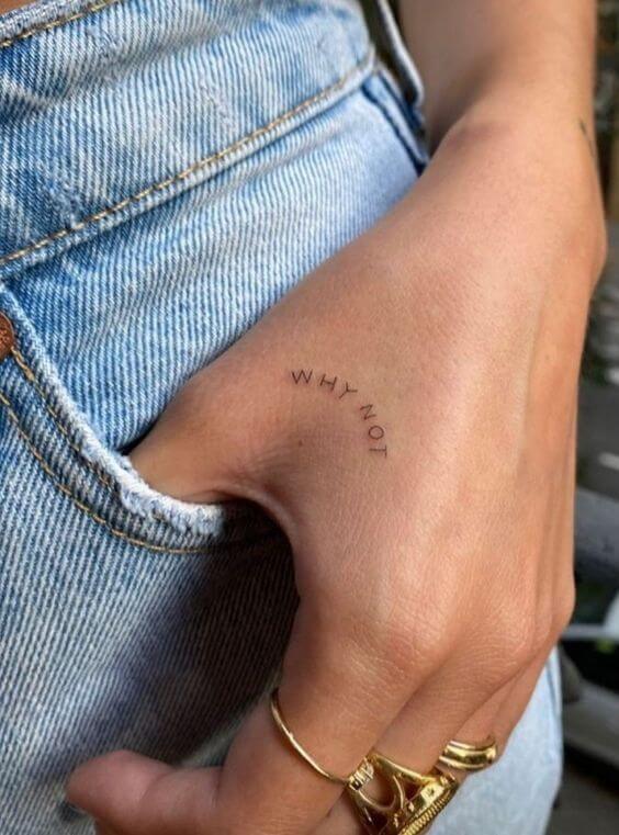 تاتو نوشته روی انگشت